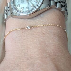 Elegant Gold Bracelet with Diamond Accents